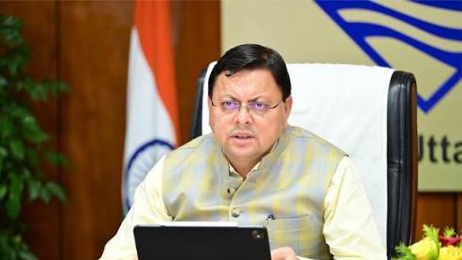 हरिद्वार जमीन घोटाले में सीएम धामी का एक्शन, IAS अधिकारी सस्पेंड