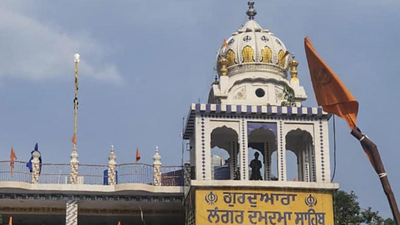 रुद्रप्रयाग गुरुद्वारा स्टैंडऑफ खत्म, निहंग सिख शांतिपूर्वक नीचे उतरे