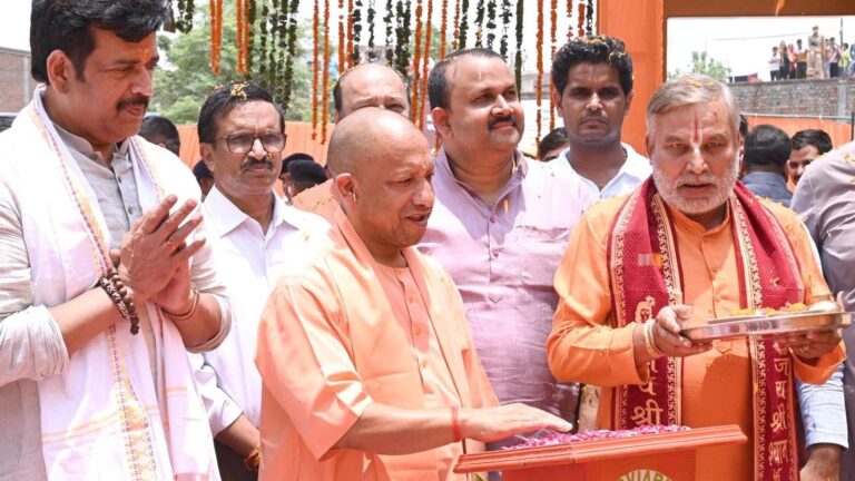योगी आदित्यनाथ ने नोएडा प्राधिकरण कार्यालय का उद्घाटन किया, 2478 करोड़ की 70 परियोजनाएं दीं