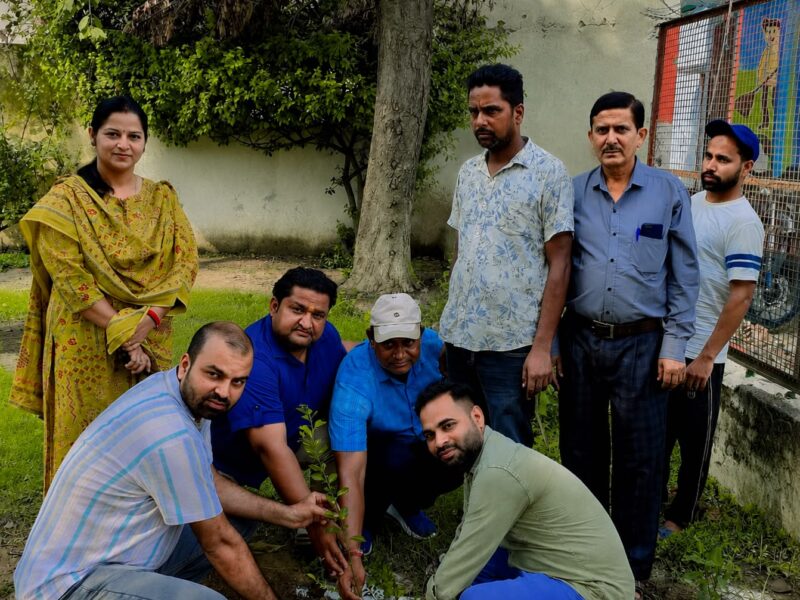 ‘एक पेड़ माँ के नाम’ अभियान में फ्रेंड्स ऑफ योगी की बड़ी पहल, उत्तर प्रदेश के 27 जिलों में हुआ वृक्षारोपण