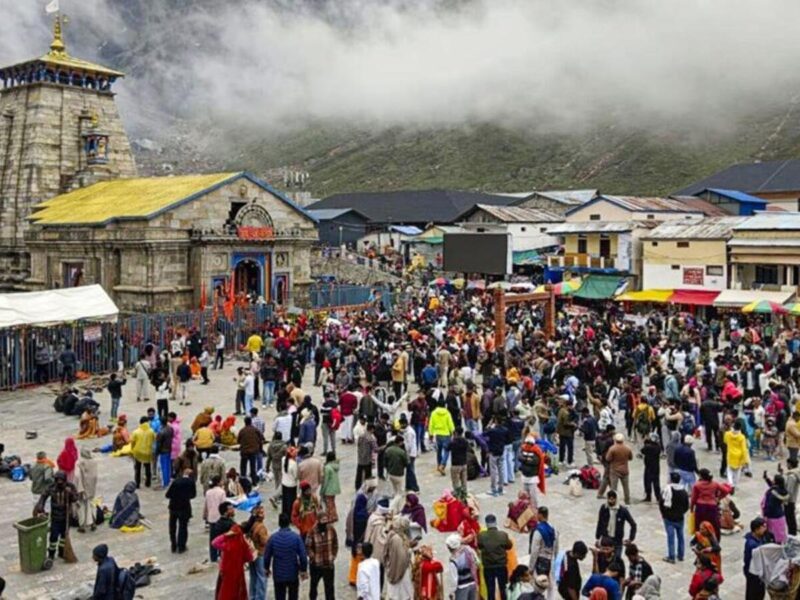 भारी बारिश के बीच चारधाम यात्रा दो दिन के लिए निलंबित, प्रशासन अलर्ट पर