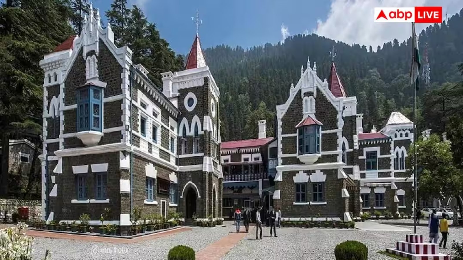 नैनीताल HC ने राज्य‑आंदोलनकारी कोटे में 751 पदों की नियुक्तियों पर अंतरिम रोक लगाई