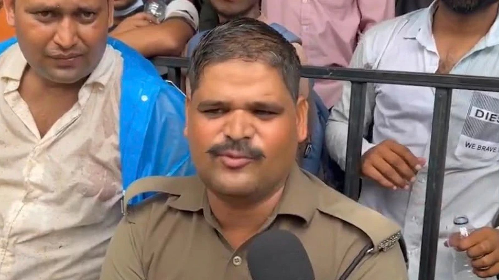 जंतर‑मंतर पर उत्तराखंड कॉन्स्टेबल ने 'राजीनामा' दिया; पुलिस ने कहा—पहले से सस्पेंड