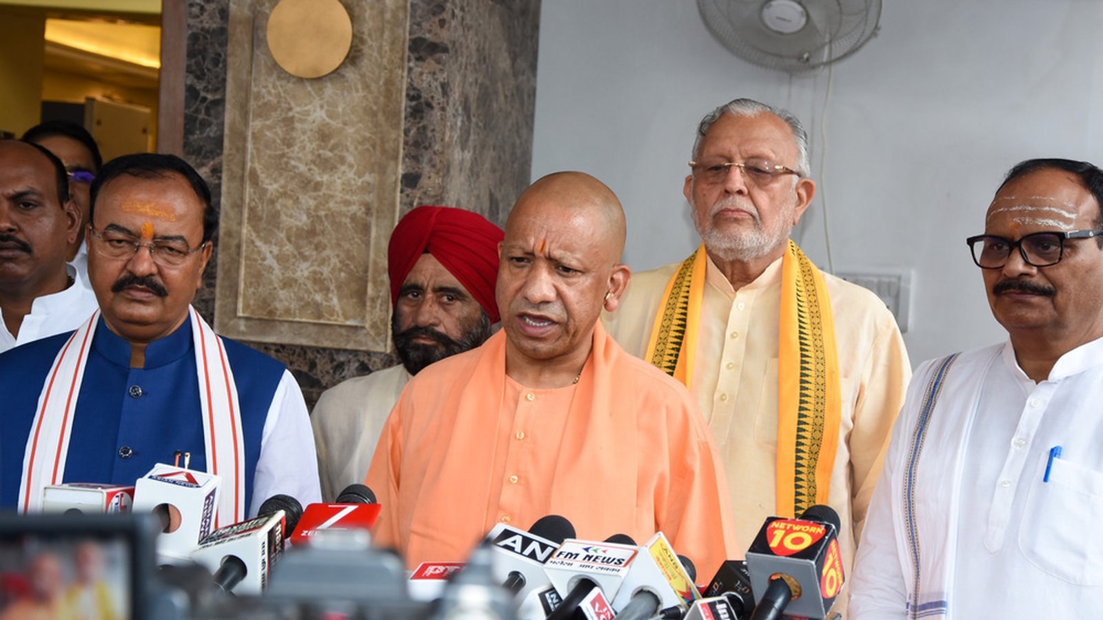 गोरखपुर: सीएम योगी ने किया ₹70 करोड़ की सड़क का लोकार्पण, नेपाल व लखनऊ कनेक्टिविटी होगी सुगम