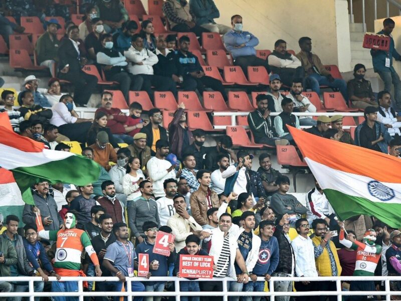 उत्तराखंड में भारी बारिश का रेड अलर्ट: दो दिन के लिए चारधाम यात्रा स्थगित, हेमकुंड में बर्फबारी