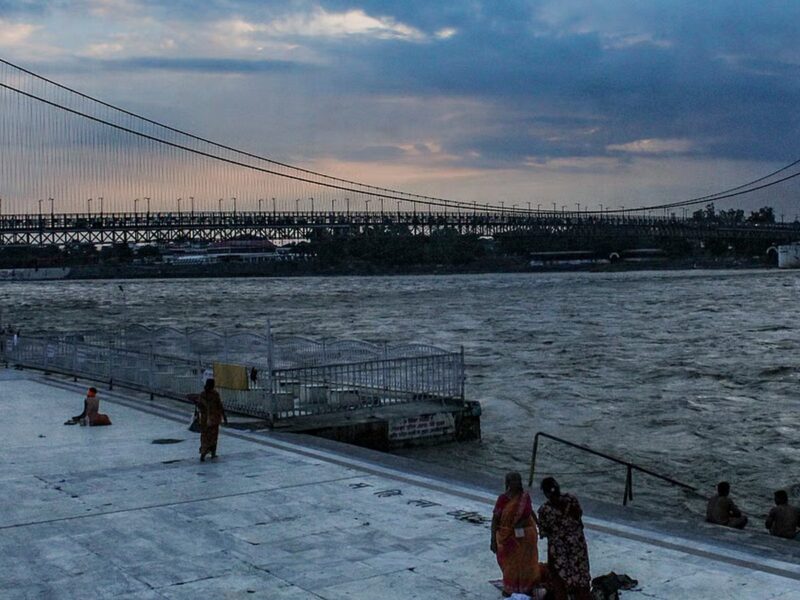 उत्तरकाशी के उडरी गांव में भारी भूस्खलन, मलबे की चपेट में आए 5 मकान; ग्रामीणों ने भागकर बचाई जान